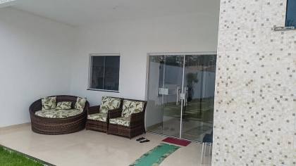Casa Mobiliada para Aluguel Próxima à Praia | Piscina e Churrasqueira