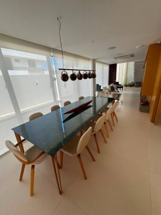 CASA DE ALTO PADRÃO À VENDA NO CONDOMÍNIO COSTA MARINA | 4 SUÍTES | ESQUINA | LAZER PRIVATIVO