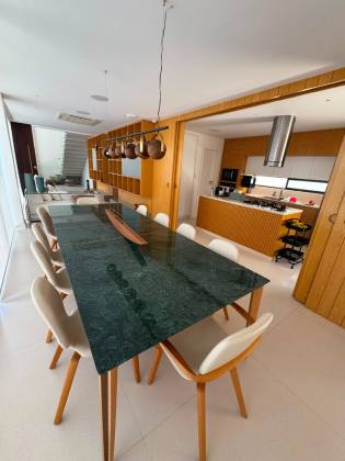 CASA DE ALTO PADRÃO À VENDA NO CONDOMÍNIO COSTA MARINA | 4 SUÍTES | ESQUINA | LAZER PRIVATIVO