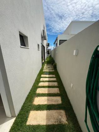 CASA DE ALTO PADRÃO À VENDA NO CONDOMÍNIO COSTA MARINA | 4 SUÍTES | ESQUINA | LAZER PRIVATIVO