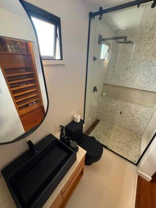 CASA DE ALTO PADRÃO À VENDA NO CONDOMÍNIO COSTA MARINA | 4 SUÍTES | ESQUINA | LAZER PRIVATIVO