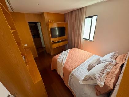 CASA DE ALTO PADRÃO À VENDA NO CONDOMÍNIO COSTA MARINA | 4 SUÍTES | ESQUINA | LAZER PRIVATIVO