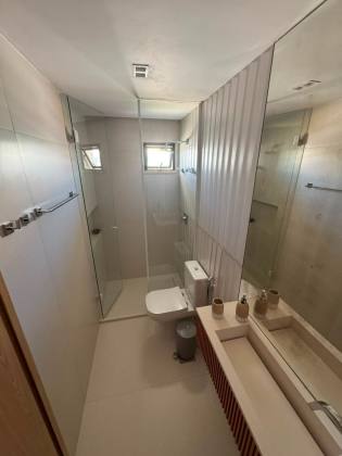 CASA DE ALTO PADRÃO À VENDA NO CONDOMÍNIO COSTA MARINA | 4 SUÍTES | ESQUINA | LAZER PRIVATIVO