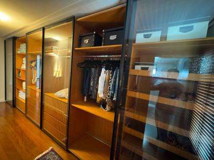 CASA DE ALTO PADRÃO À VENDA NO CONDOMÍNIO COSTA MARINA | 4 SUÍTES | ESQUINA | LAZER PRIVATIVO