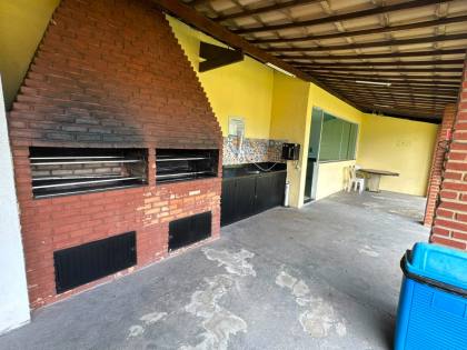 CASA DE ALTO PADRÃO À VENDA NO CONDOMÍNIO COSTA MARINA | 4 SUÍTES | ESQUINA | LAZER PRIVATIVO