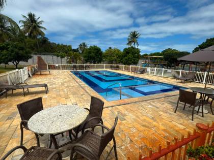 CASA DE ALTO PADRÃO À VENDA NO CONDOMÍNIO COSTA MARINA | 4 SUÍTES | ESQUINA | LAZER PRIVATIVO