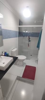 Casa de 2 Pavimentos, Reformada e Espaçosa no Sol Nascente / JK