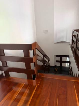Alugo casa com 420m² com 6 quartos sendo 3 suítes no Salgado filho
