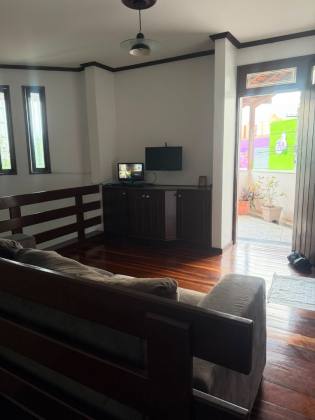Alugo casa com 420m² com 6 quartos sendo 3 suítes no Salgado filho