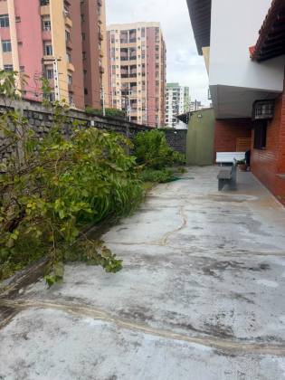 Alugo casa com 420m² com 6 quartos sendo 3 suítes no Salgado filho
