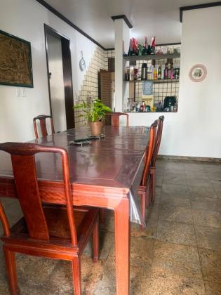 Alugo casa com 420m² com 6 quartos sendo 3 suítes no Salgado filho