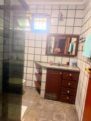 Alugo casa com 420m² com 6 quartos sendo 3 suítes no Salgado filho