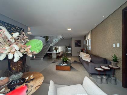 Casa com 360m² à Venda no Reserva Aruanã Residencial