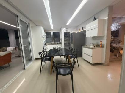 Casa com 360m² à Venda no Reserva Aruanã Residencial