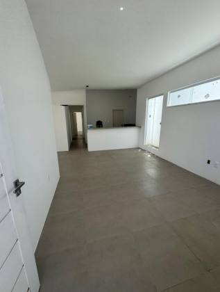 Casa Nova à Venda no Mosqueiro, Aracaju/SE, com 3 Quartos, Energia Solar e 4 Vagas de Garagem
