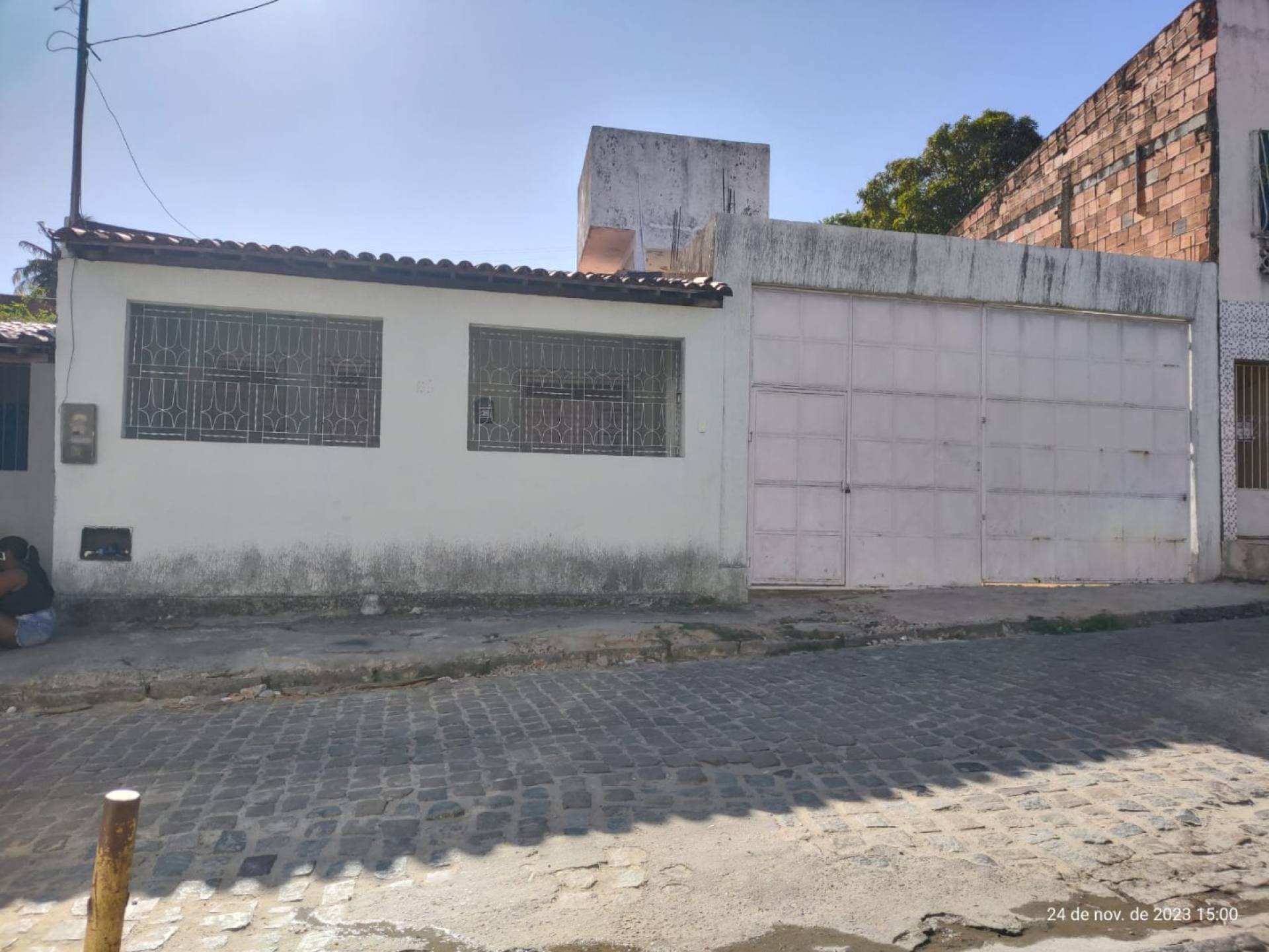 Casa à Venda Com 2/4 No Bairro América Com Terreno de 676M².