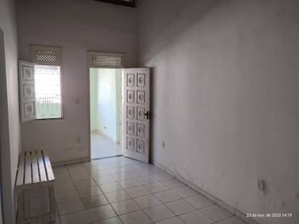 Casa à Venda Com 2/4 No Bairro América Com Terreno de 676M².