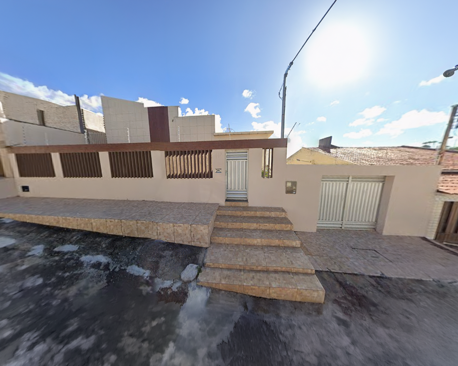 Casa à Venda em Aracaju com 4 Quartos, Piscina e 8 Vagas de Garagem - Bairro 18 do Forte
