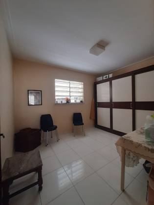 Casa à Venda em Aracaju com 4 Quartos, Piscina e 8 Vagas de Garagem - Bairro 18 do Forte