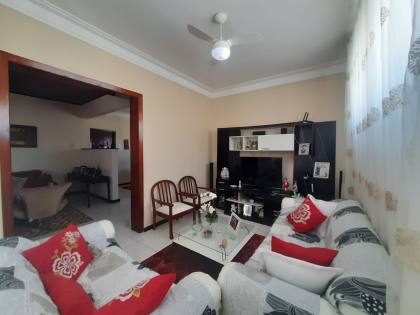 Casa à Venda em Aracaju com 4 Quartos, Piscina e 8 Vagas de Garagem - Bairro 18 do Forte