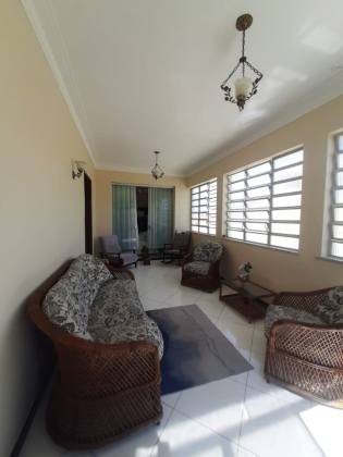 Casa à Venda em Aracaju com 4 Quartos, Piscina e 8 Vagas de Garagem - Bairro 18 do Forte