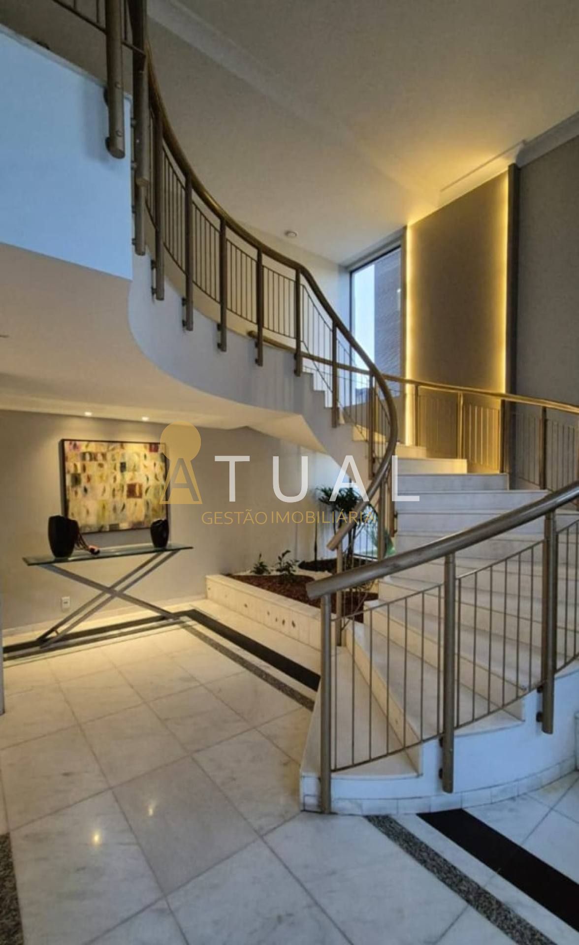 Apartamento 2/4 com Dependência  Completo e Bem Localizado