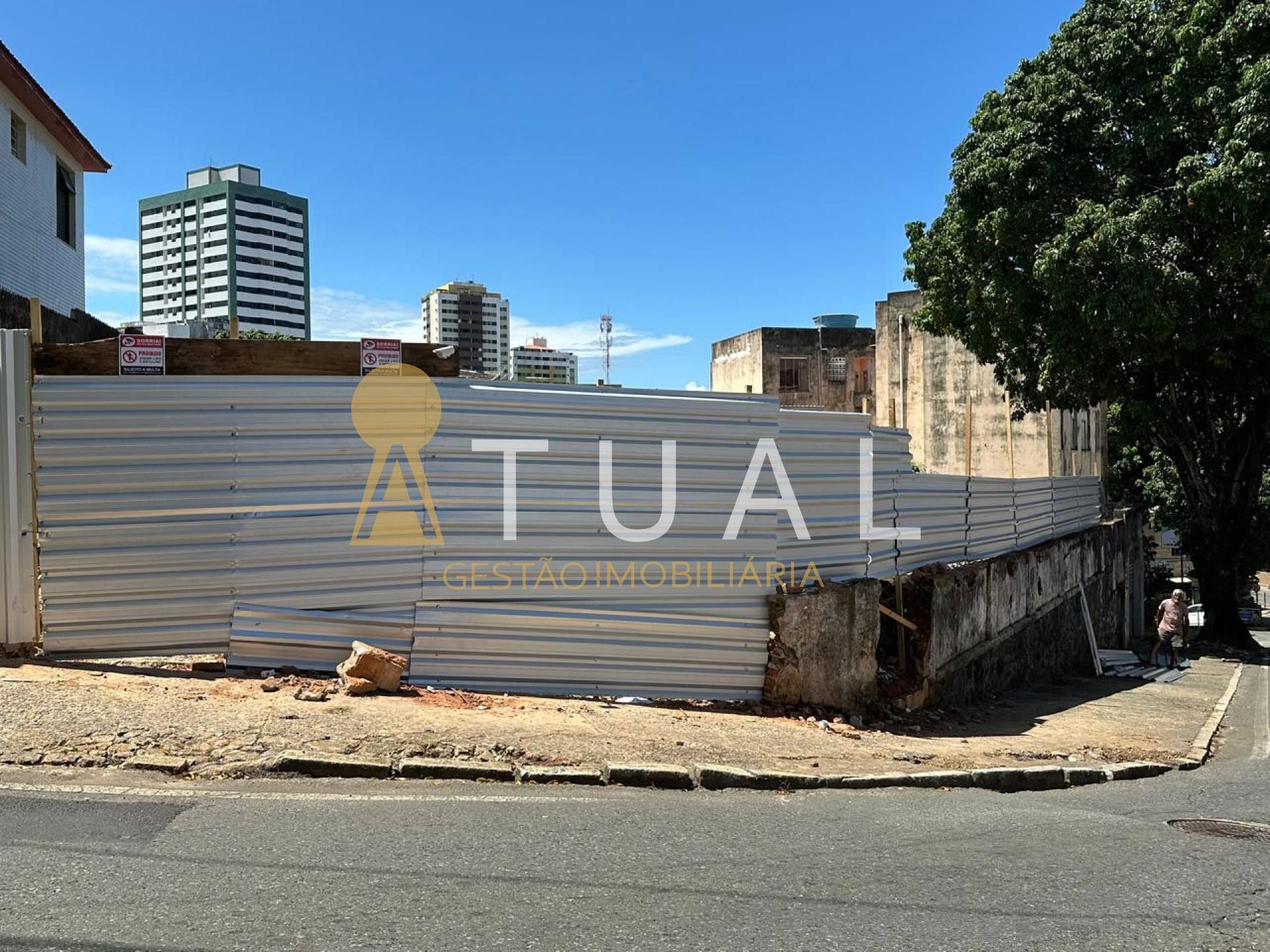 Lote / Terreno de Bairro Para Vender no bairro Vila Laura em Salvador