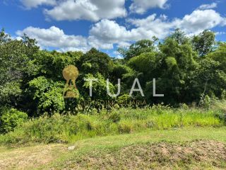 Lote / Terreno de Condomínio Para Vender no bairro Abrantes em Camaçari