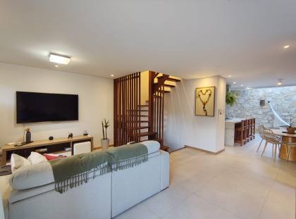 Casa Para Vender com 03 quartos 01 suítes no bairro Escolha um bairro... em Salvador