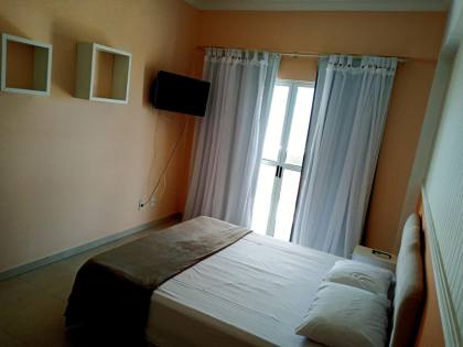 Casa Para Vender com 05 quartos 05 suítes no bairro ITAPUÃ em Salvador