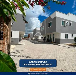 RESIDENCIAL DE DUPLEX NA PRAIA DO PACHECO