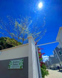 RESIDENCIAL DE DUPLEX NA PRAIA DO PACHECO
