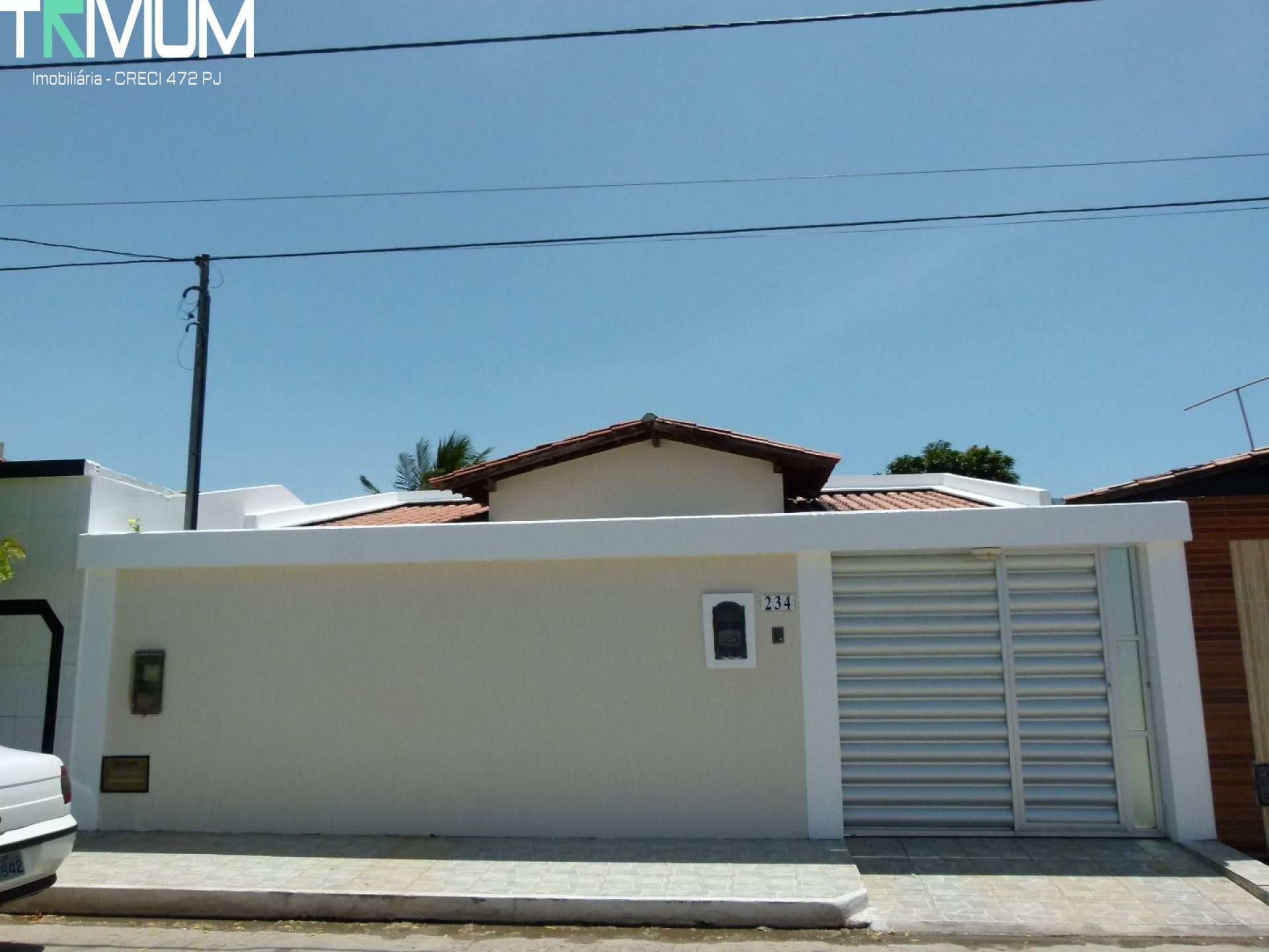 ARUANA – CASA COM TERRENO DE 180m² EM REGIÃO DE ALTA VALORIZAÇÃO