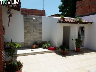 ARUANA – CASA COM TERRENO DE 180m² EM REGIÃO DE ALTA VALORIZAÇÃO