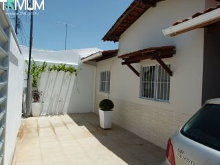 ARUANA – CASA COM TERRENO DE 180m² EM REGIÃO DE ALTA VALORIZAÇÃO