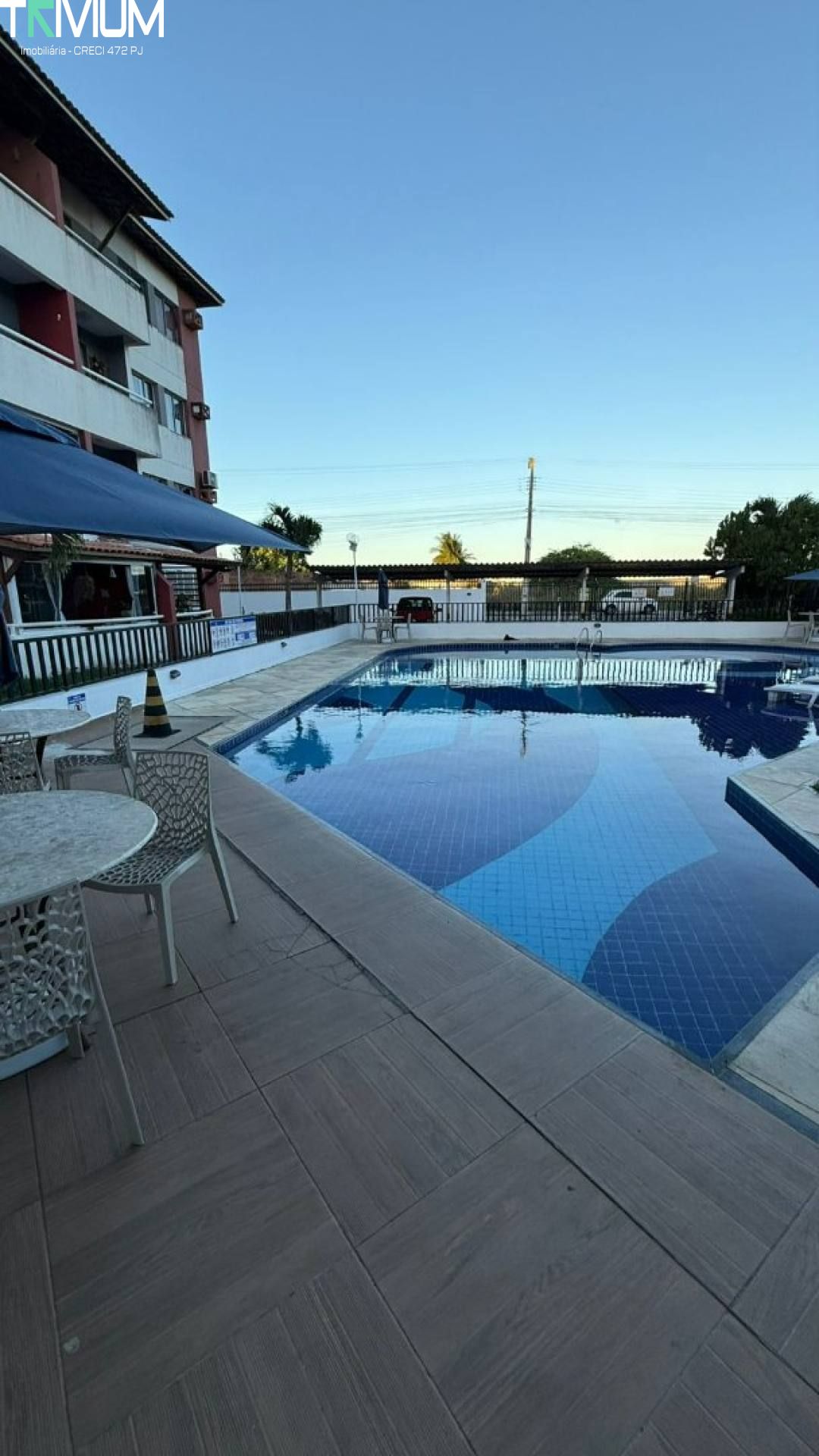 BARRA CLUBE 1 – 2/4 COM VARANDA E POSIÇÃO NORTE/LESTE