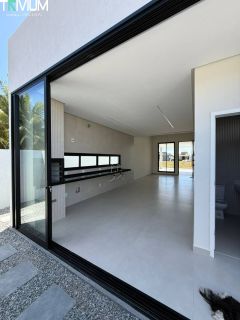 VILLAREDO BARRA – CASA 3 SUÍTES | 125m² | FRENTE LESTE | PÉ NA AREIA