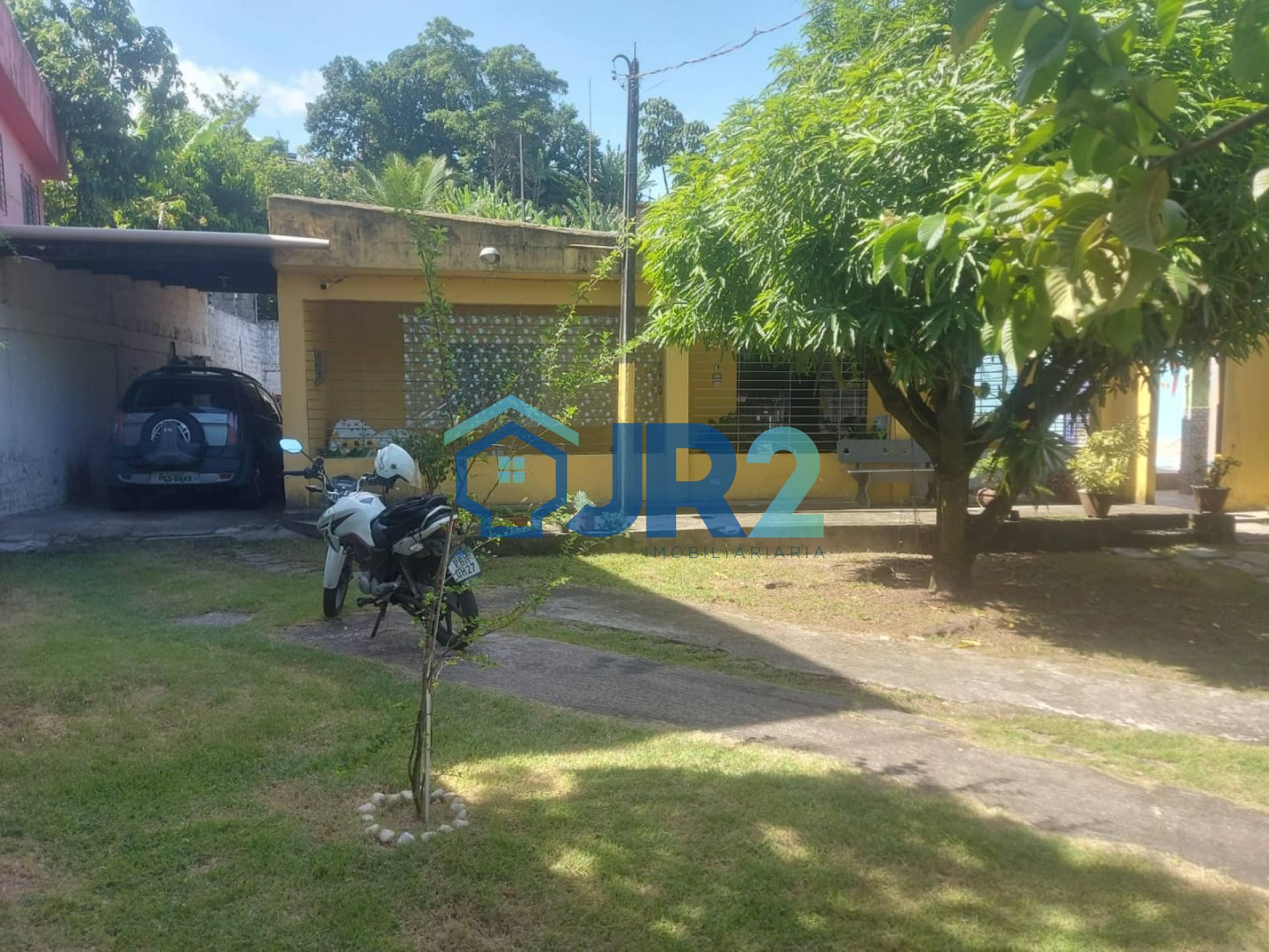 Casa Espaçosa para venda em Jaboatão Centro
