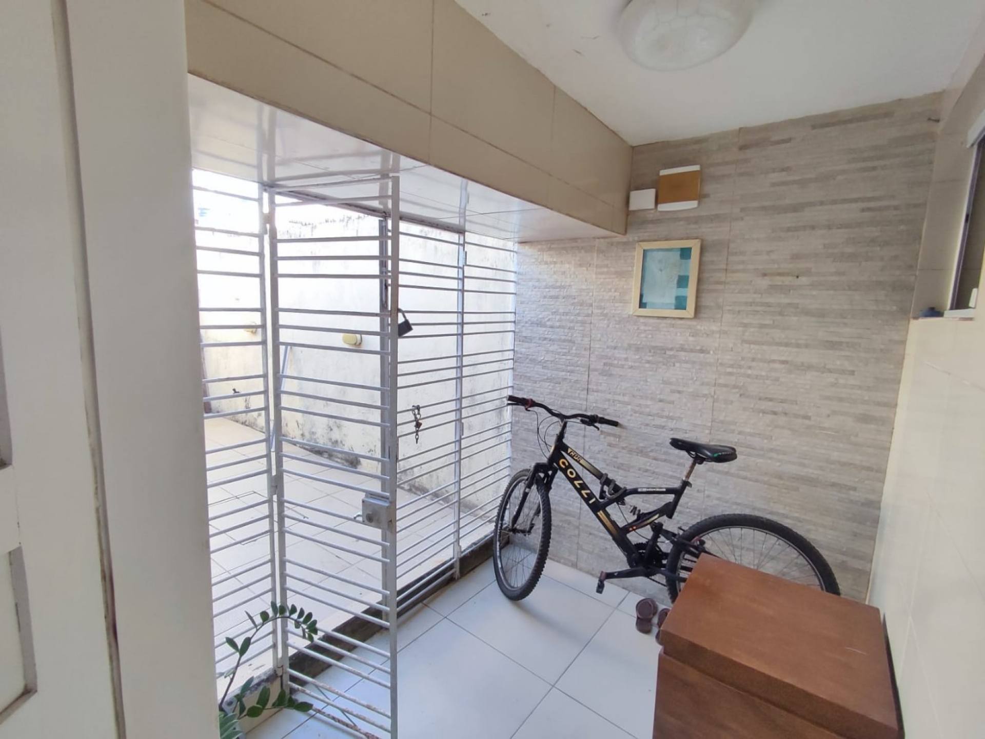 Casa à Venda em Piedade - Prox. da Orla de Piedade