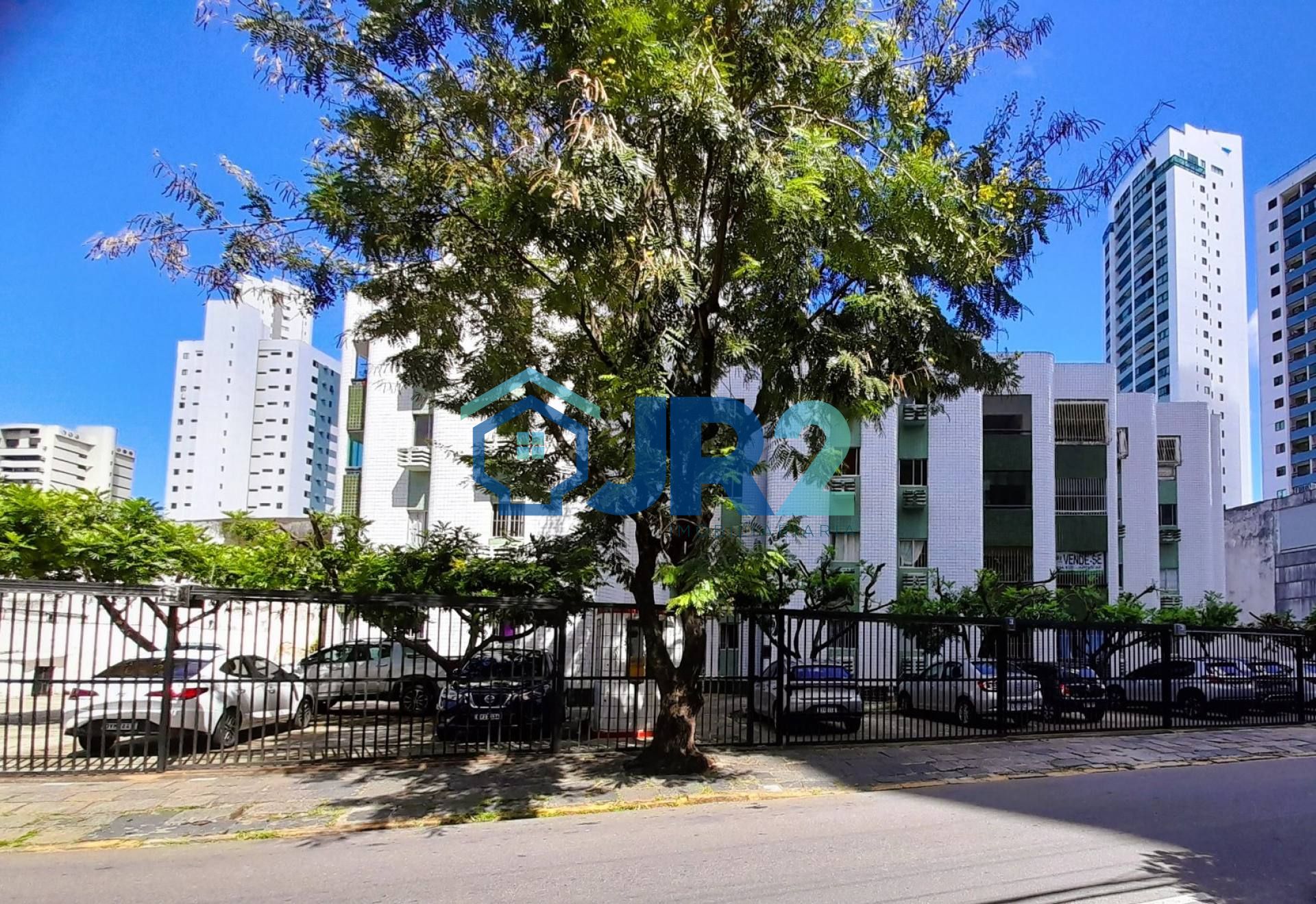 Apartamento à venda com 3 quartos no bairro da Torre