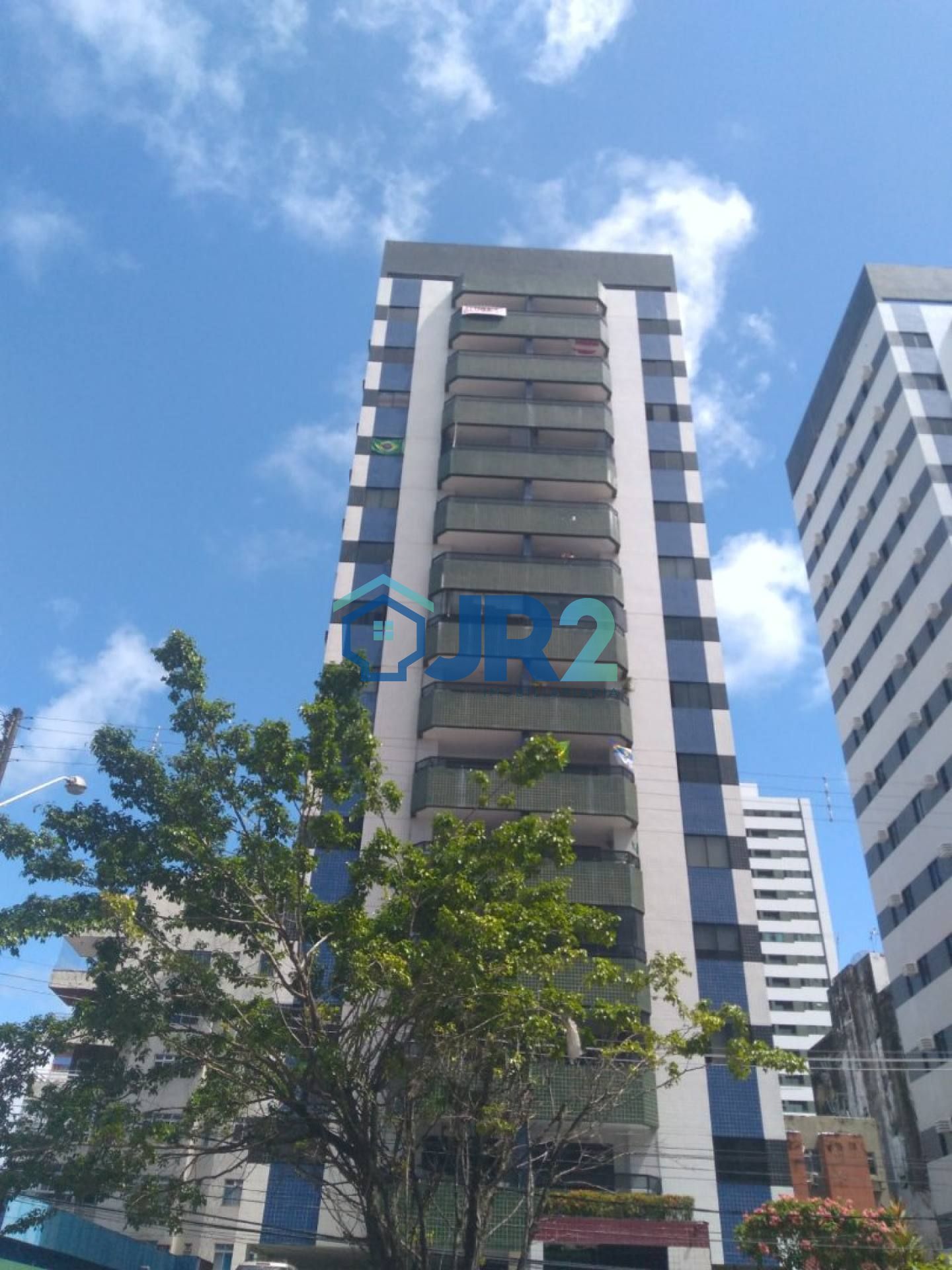 Apartamento de Luxo  3 Quartos 2 Suíte 2 Garagem / 2 Quadra do Mar