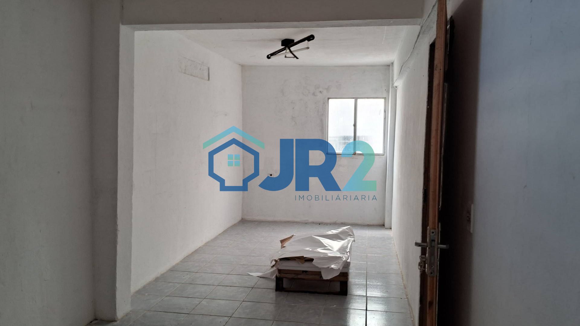 Sala comercial para locação no centro de Paulista