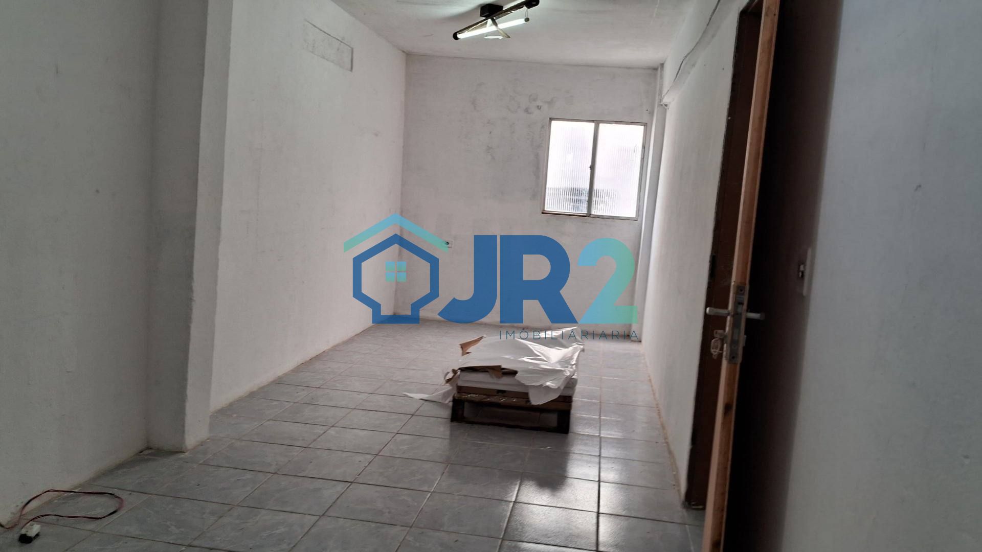 Sala comercial para locação no centro de Paulista