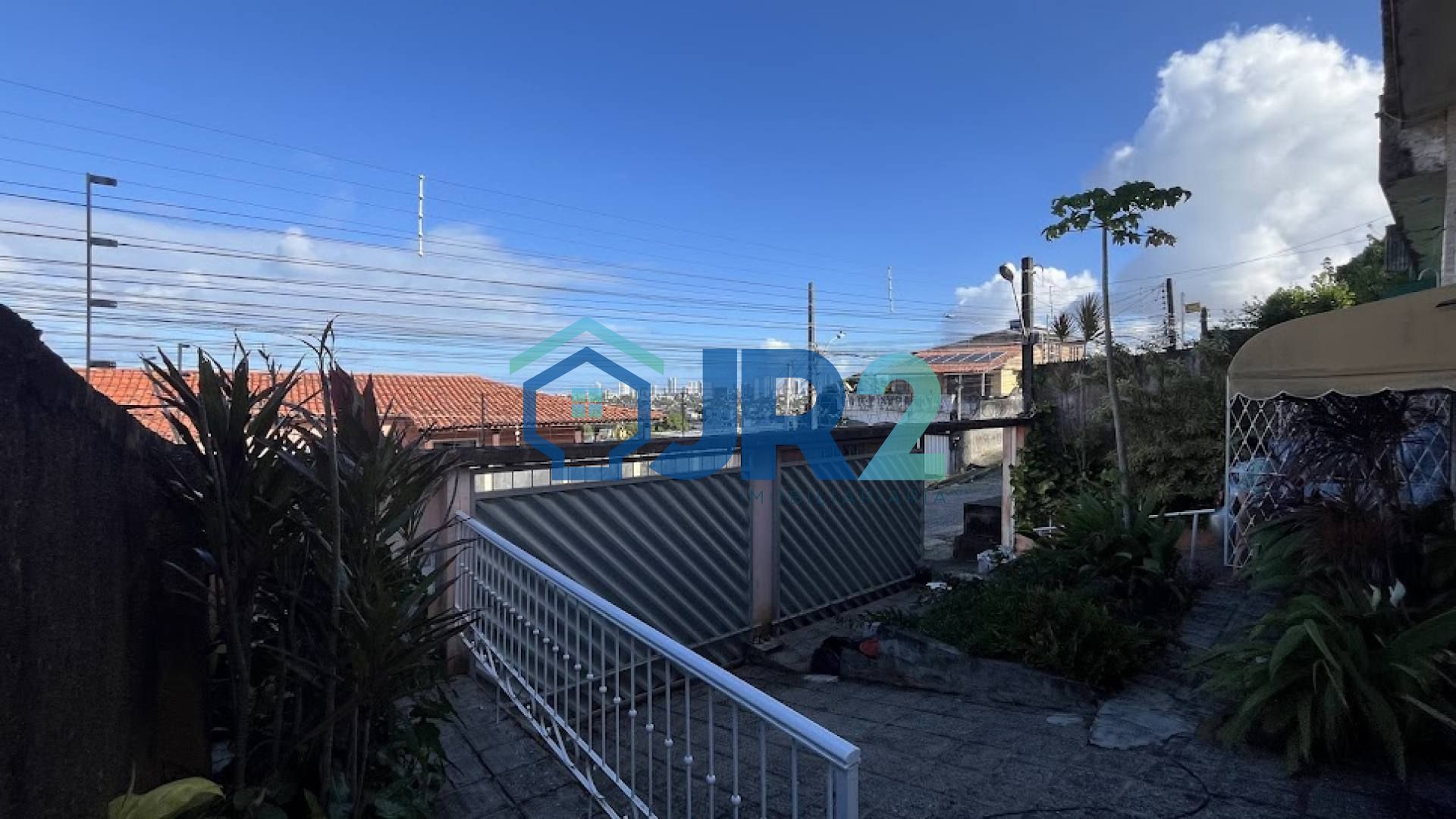 Casa Para Vender com 6 quartos 2 suítes no bairro cajueiro em Recife