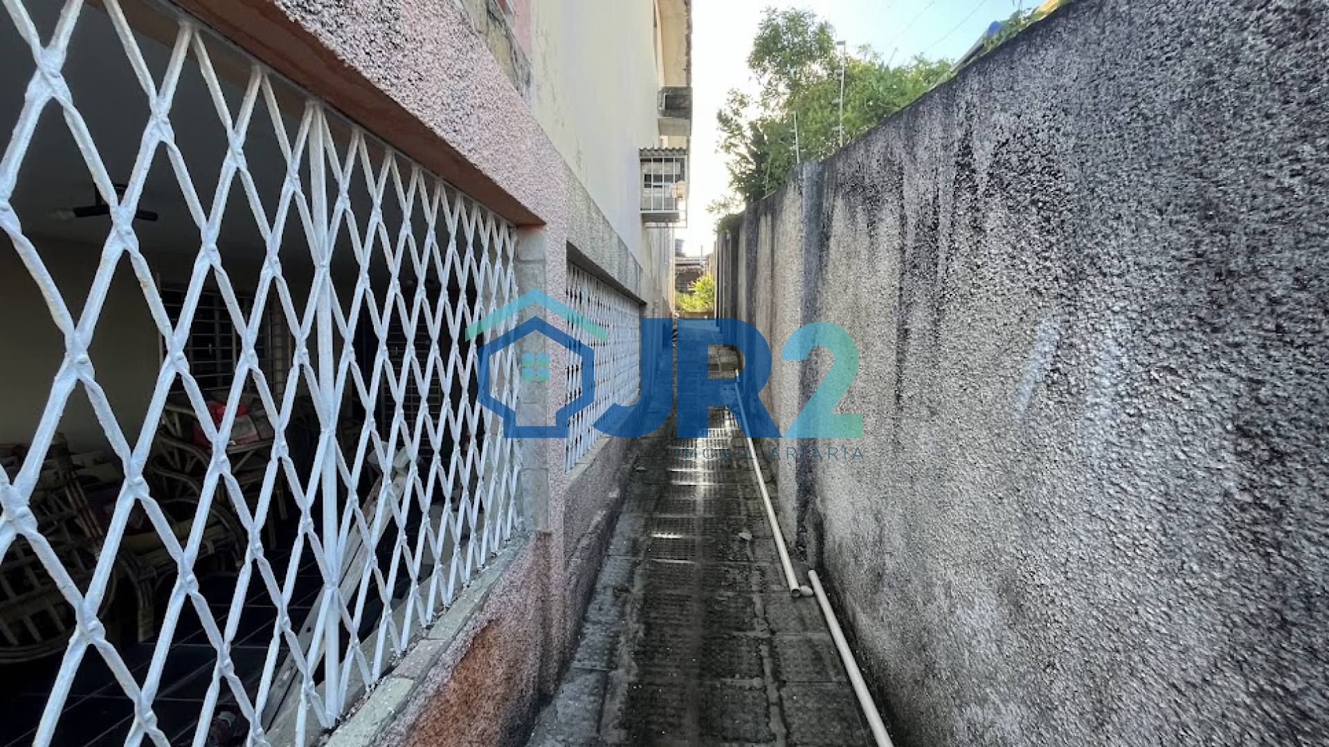 Casa Para Vender com 6 quartos 2 suítes no bairro cajueiro em Recife