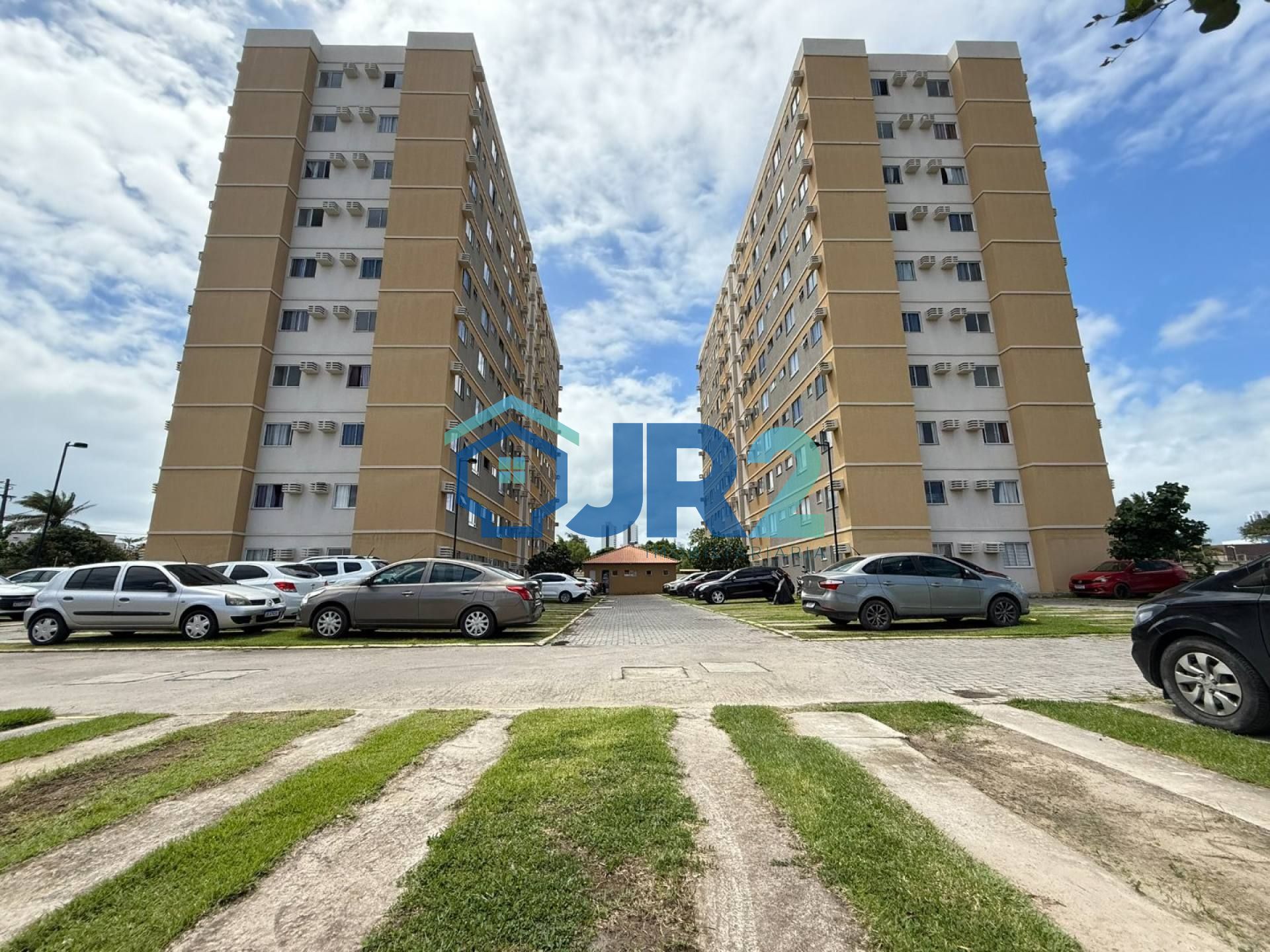 APARTAMENTO PRONTO PARA MORAR 02 QUARTOS EM CANDEIAS.