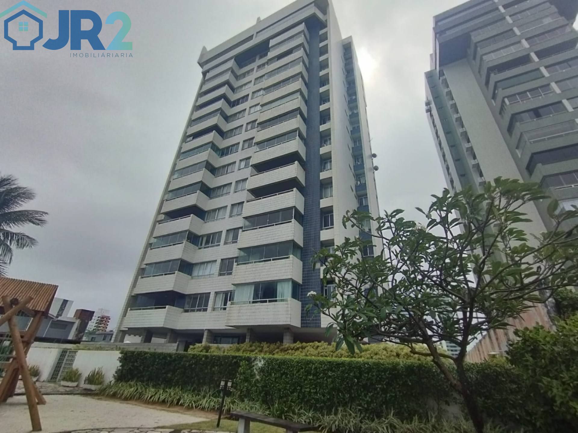 Viva o melhor de Candeias – Seu apartamento pé na areia com 149 m²