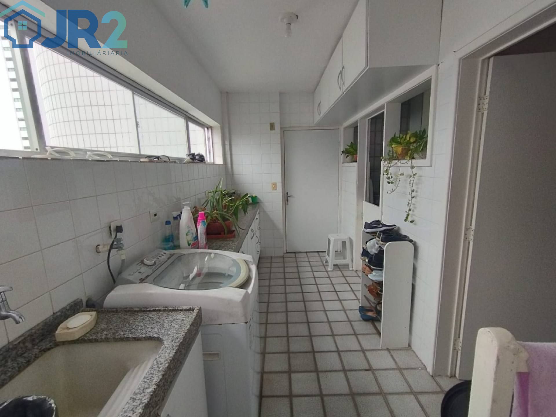 Viva o melhor de Candeias – Seu apartamento pé na areia com 149 m²