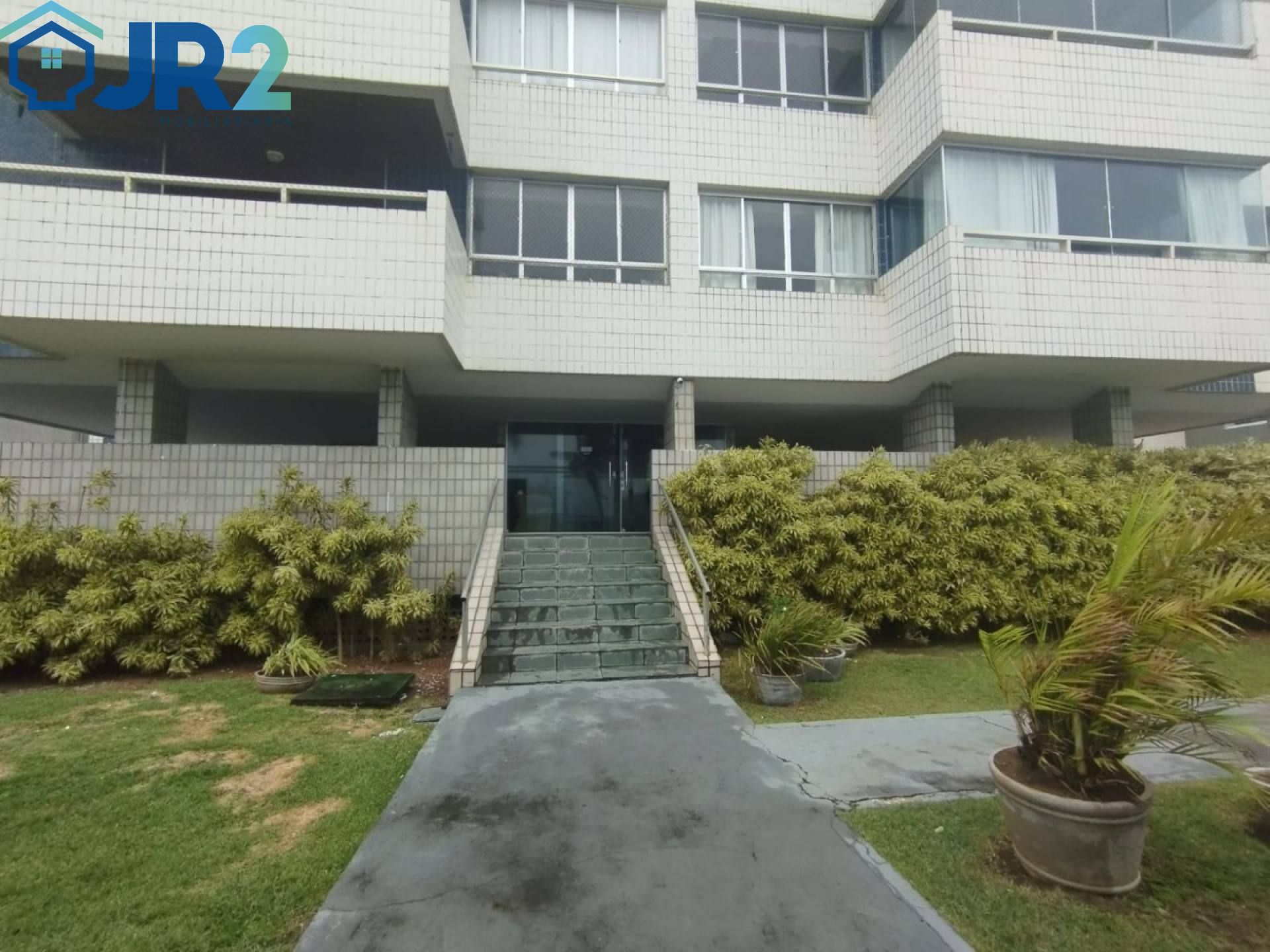 Viva o melhor de Candeias – Seu apartamento pé na areia com 149 m²