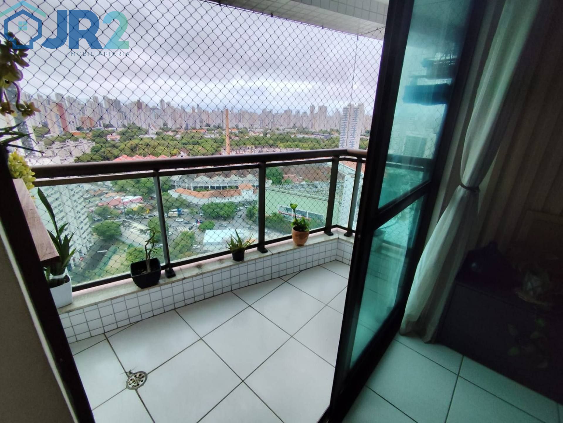 Anúncio de Aluguel: Apartamento Espaçoso na Torre!